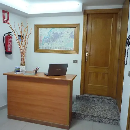 Hostal Residencia Ponte Vella-3